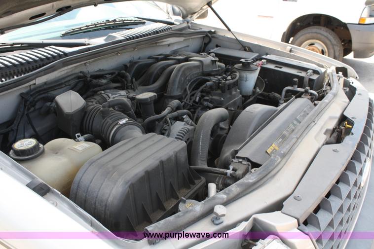 image for item A2225 2004 Ford Explorer XLS SUV