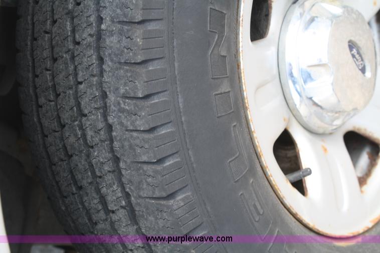 image for item A2225 2004 Ford Explorer XLS SUV