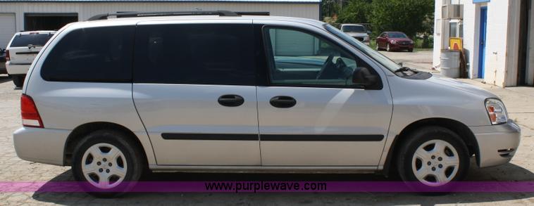 image for item A2226 2007 Ford Freestar SE