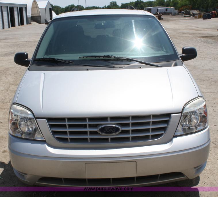 image for item A2226 2007 Ford Freestar SE