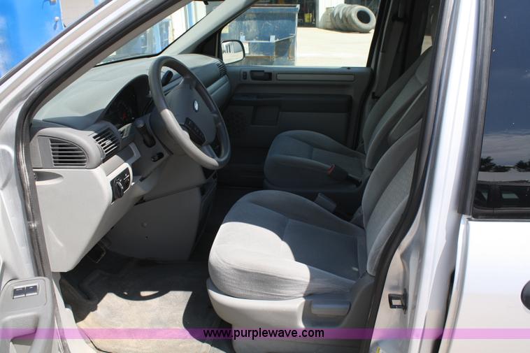 image for item A2226 2007 Ford Freestar SE