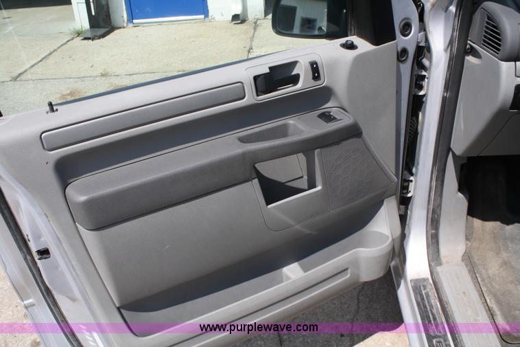 image for item A2226 2007 Ford Freestar SE