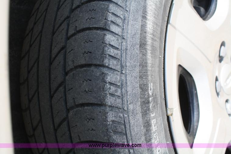 image for item A2226 2007 Ford Freestar SE