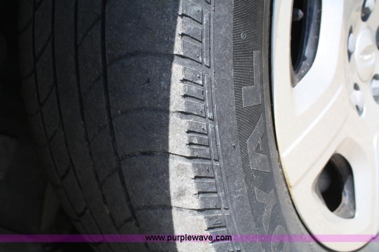 image for item A2226 2007 Ford Freestar SE