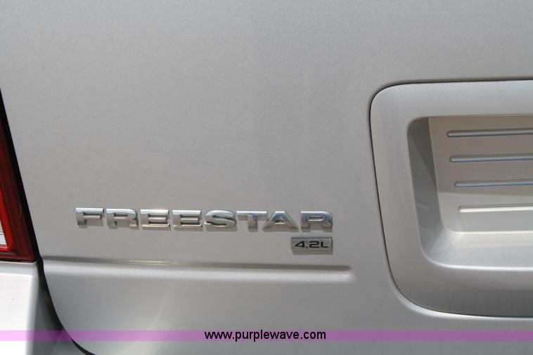 image for item A2226 2007 Ford Freestar SE