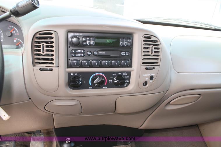 image for item A2235 2000 Ford F150 extended cab pickup truck