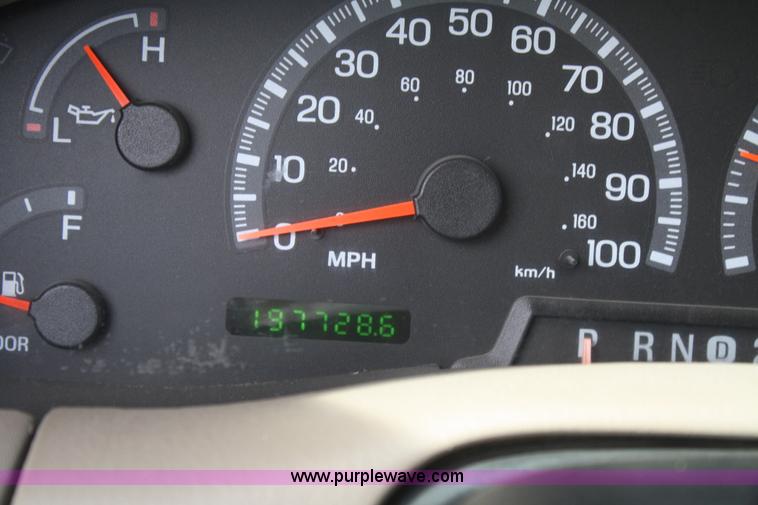 image for item A2235 2000 Ford F150 extended cab pickup truck