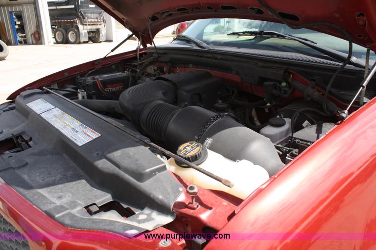 image for item A2235 2000 Ford F150 extended cab pickup truck