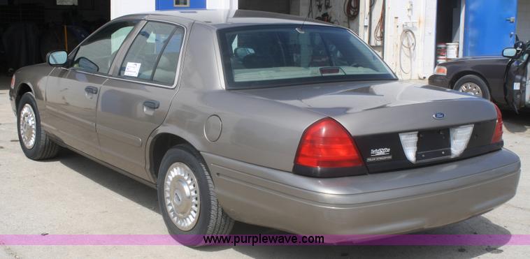 image for item A2236 2002 Ford Crown Victoria Police Interceptor