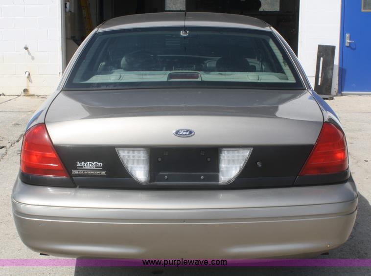image for item A2236 2002 Ford Crown Victoria Police Interceptor
