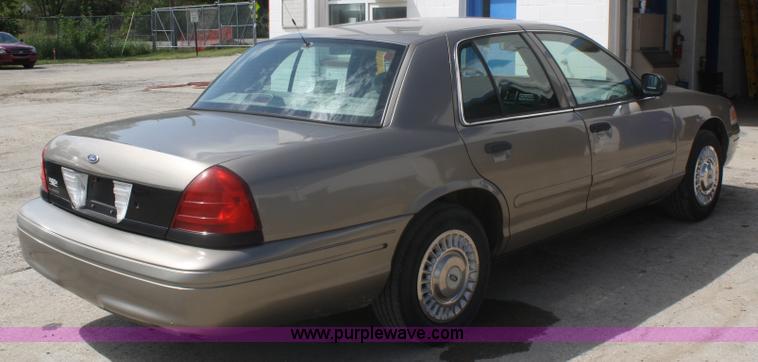 image for item A2236 2002 Ford Crown Victoria Police Interceptor