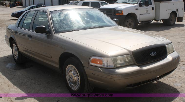 image for item A2236 2002 Ford Crown Victoria Police Interceptor