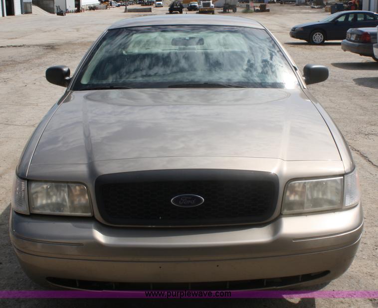 image for item A2236 2002 Ford Crown Victoria Police Interceptor