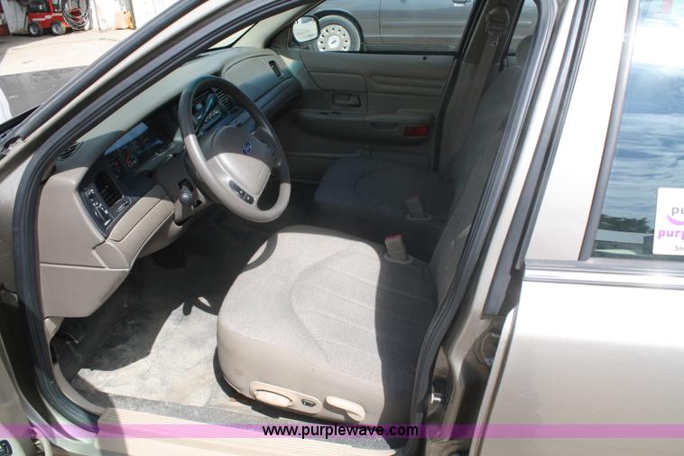 image for item A2236 2002 Ford Crown Victoria Police Interceptor