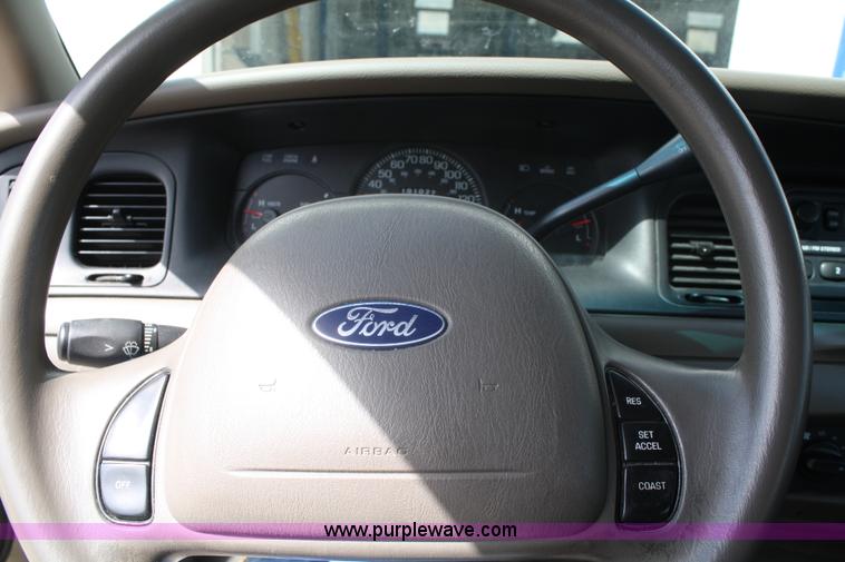 image for item A2236 2002 Ford Crown Victoria Police Interceptor