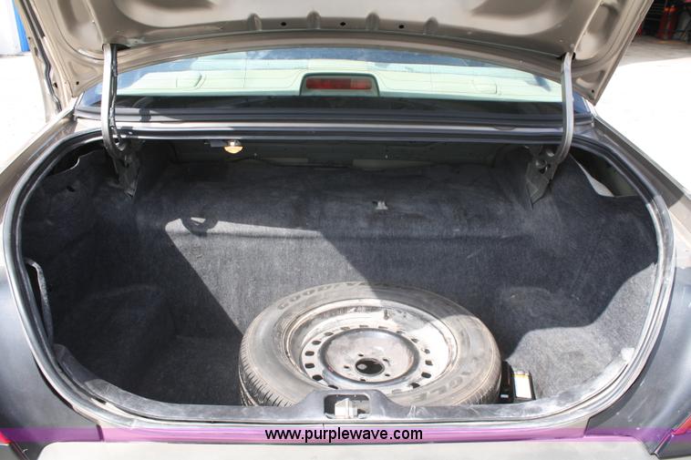 image for item A2236 2002 Ford Crown Victoria Police Interceptor