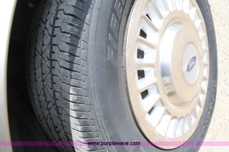 image for item A2236 2002 Ford Crown Victoria Police Interceptor