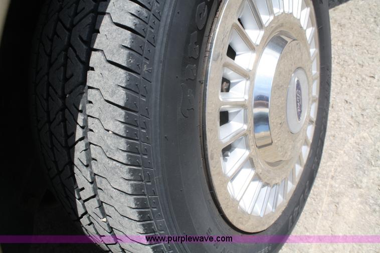 image for item A2236 2002 Ford Crown Victoria Police Interceptor