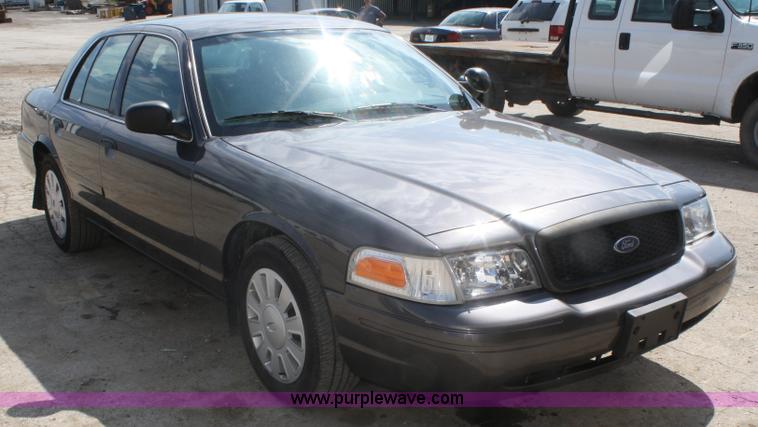 image for item A2241 2007 Ford Crown Victoria Police Interceptor