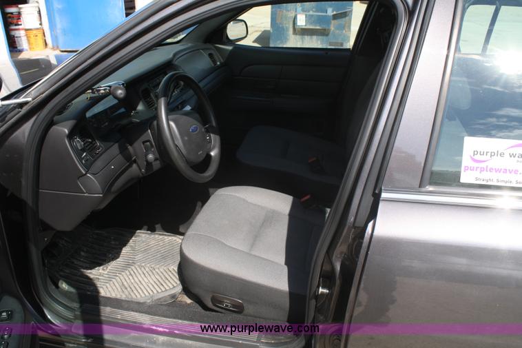 image for item A2241 2007 Ford Crown Victoria Police Interceptor