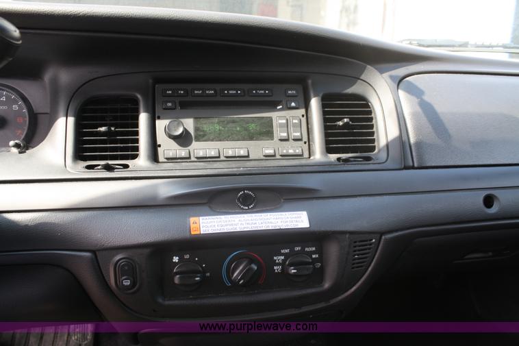 image for item A2241 2007 Ford Crown Victoria Police Interceptor