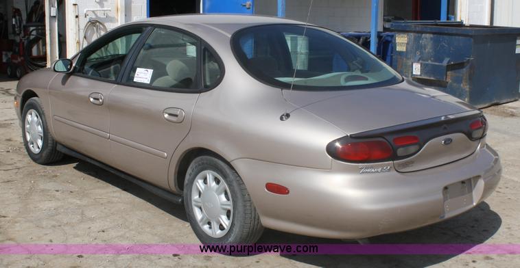 image for item A2245 1998 Ford Taurus SE