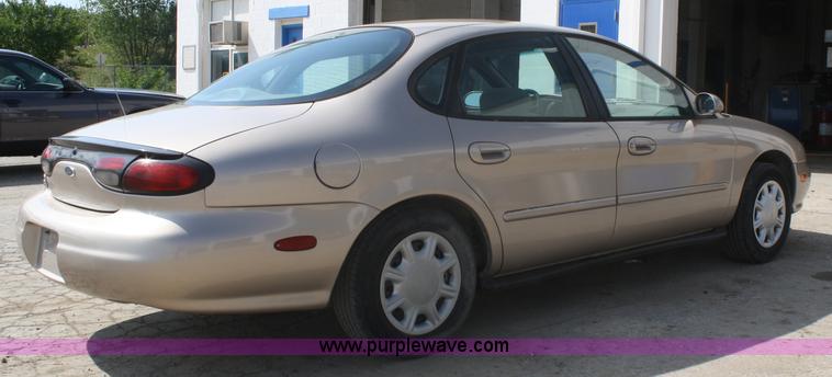 image for item A2245 1998 Ford Taurus SE