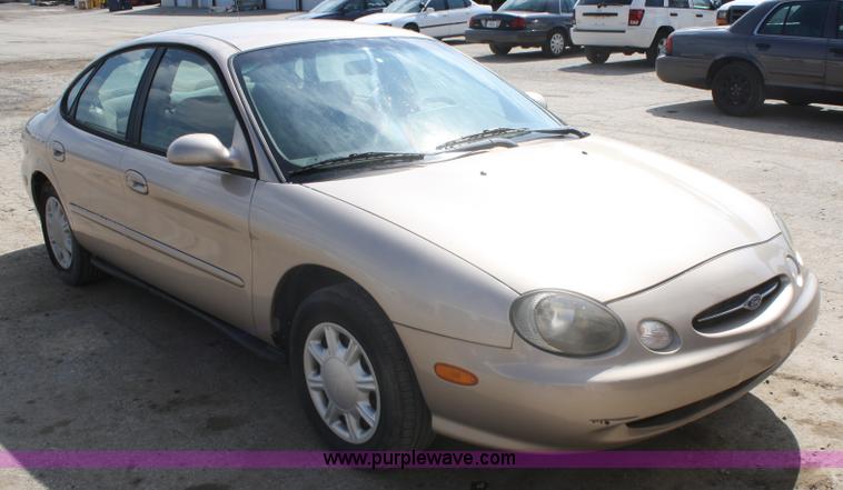 image for item A2245 1998 Ford Taurus SE