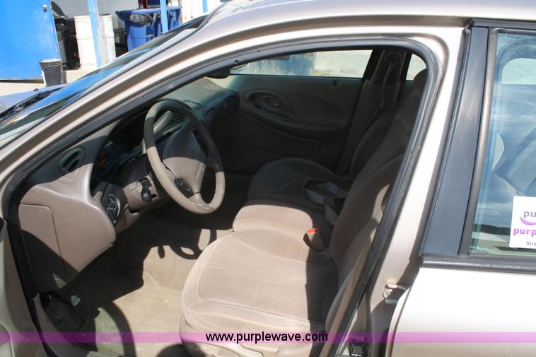 image for item A2245 1998 Ford Taurus SE
