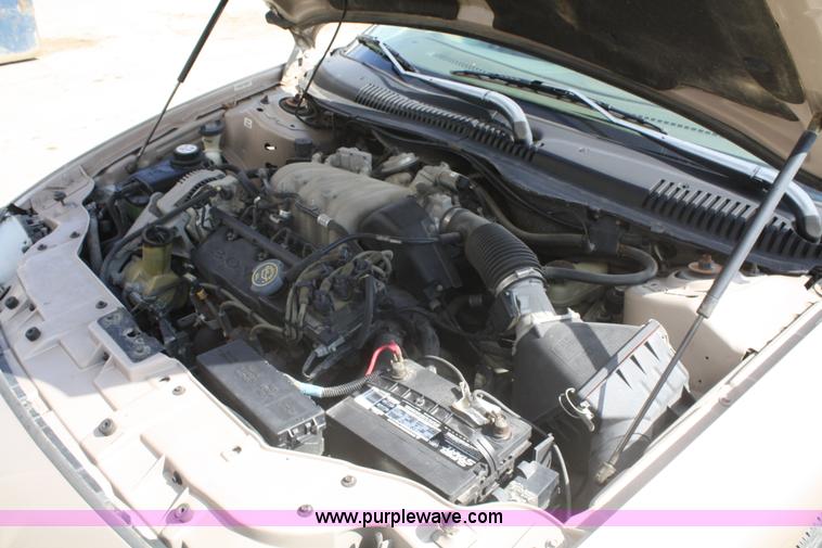 image for item A2245 1998 Ford Taurus SE