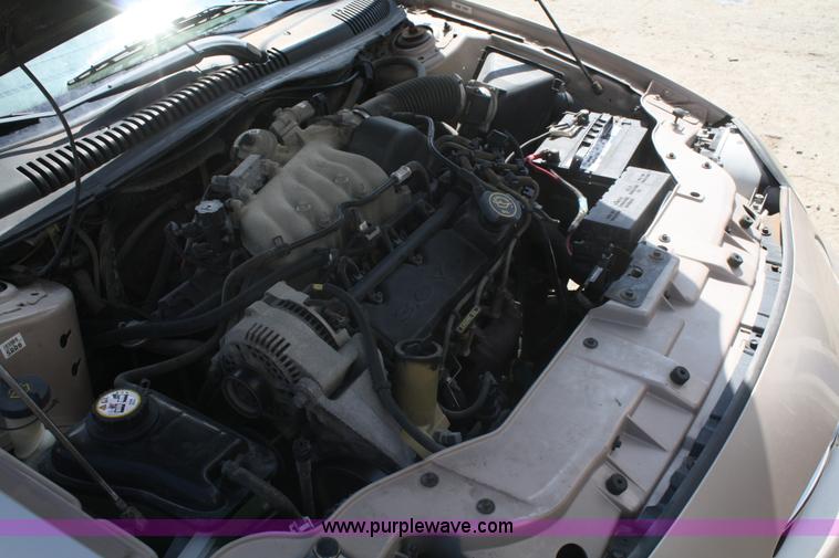 image for item A2245 1998 Ford Taurus SE