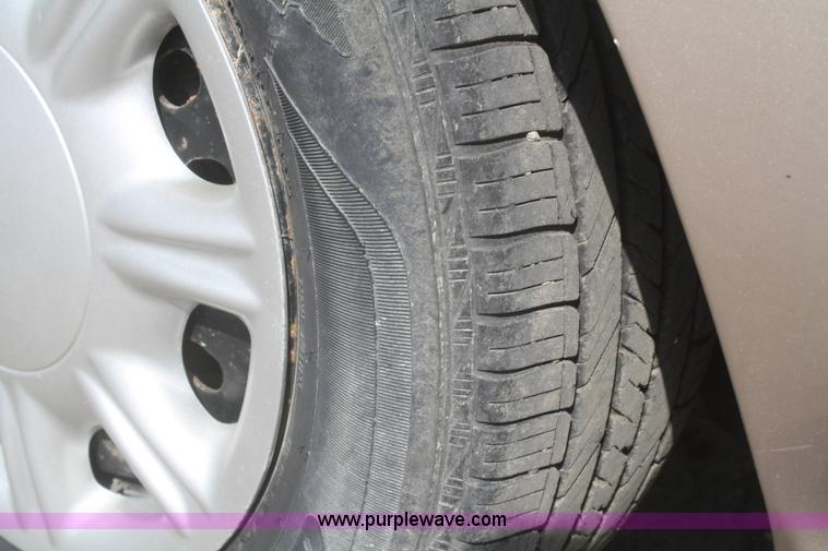 image for item A2245 1998 Ford Taurus SE