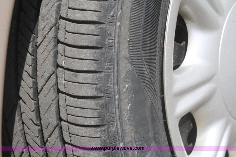 image for item A2245 1998 Ford Taurus SE