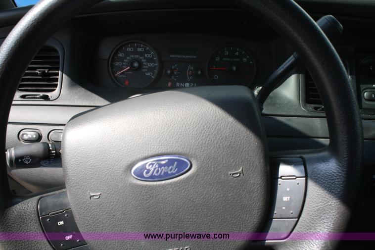 image for item A2247 2009 Ford Crown Victoria Police Interceptor