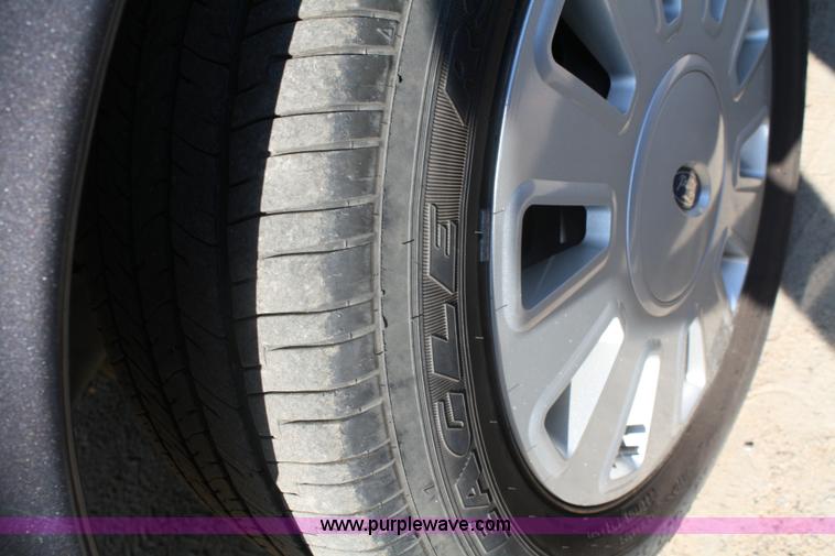 image for item A2252 2008 Ford Crown Victoria Police Interceptor