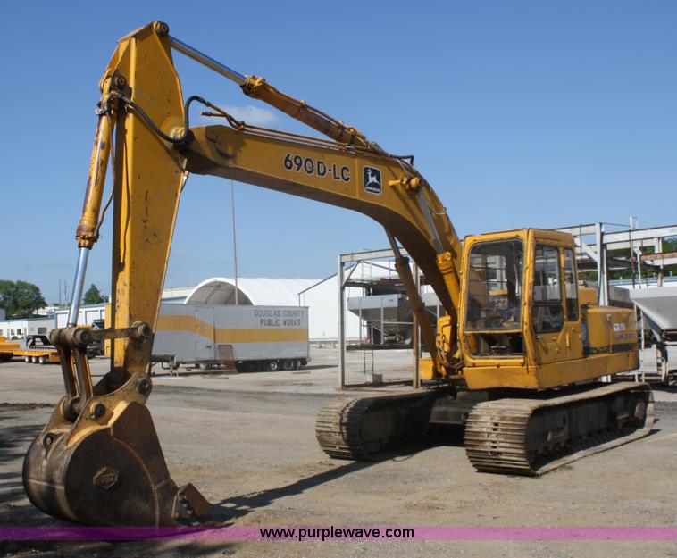 image for item A2254 1987 John Deere 690D-LC excavator