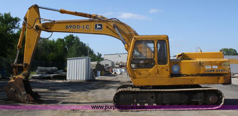 image for item A2254 1987 John Deere 690D-LC excavator