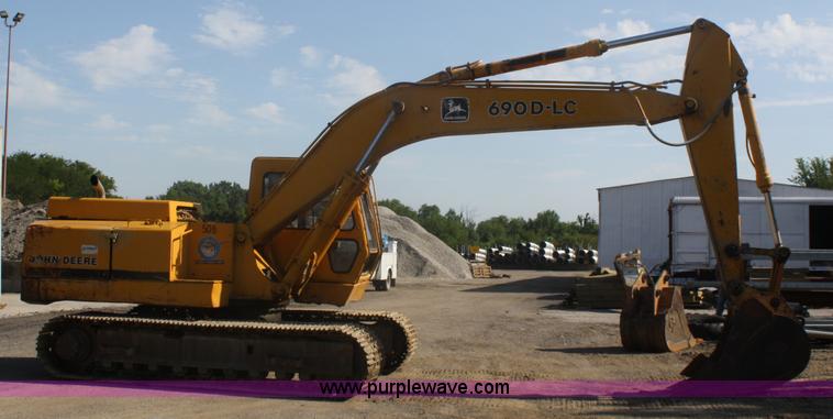 image for item A2254 1987 John Deere 690D-LC excavator