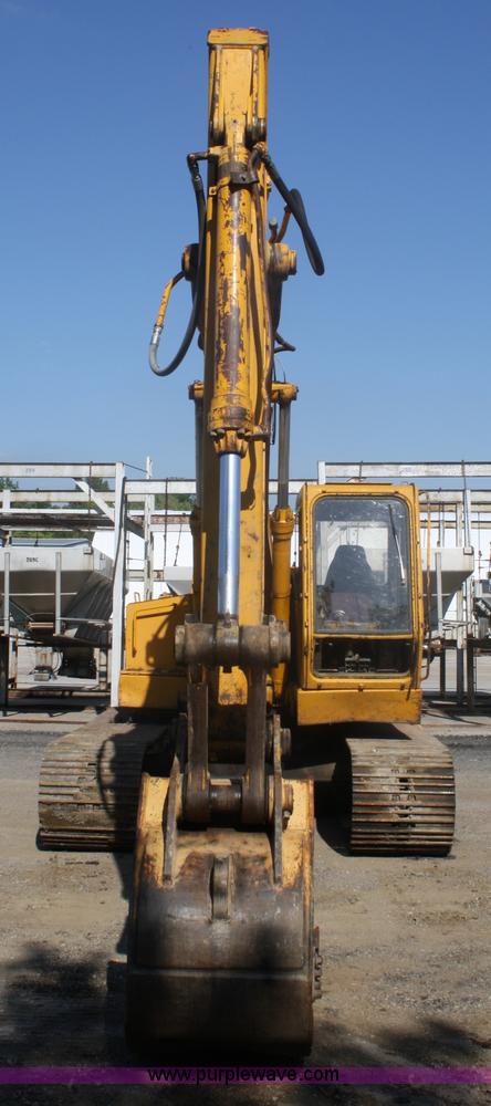 image for item A2254 1987 John Deere 690D-LC excavator