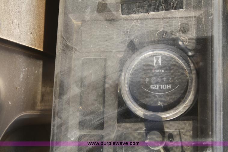 image for item A2254 1987 John Deere 690D-LC excavator