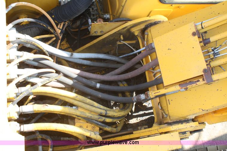 image for item A2254 1987 John Deere 690D-LC excavator