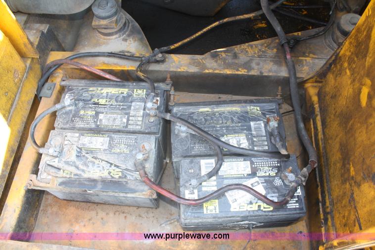 image for item A2254 1987 John Deere 690D-LC excavator