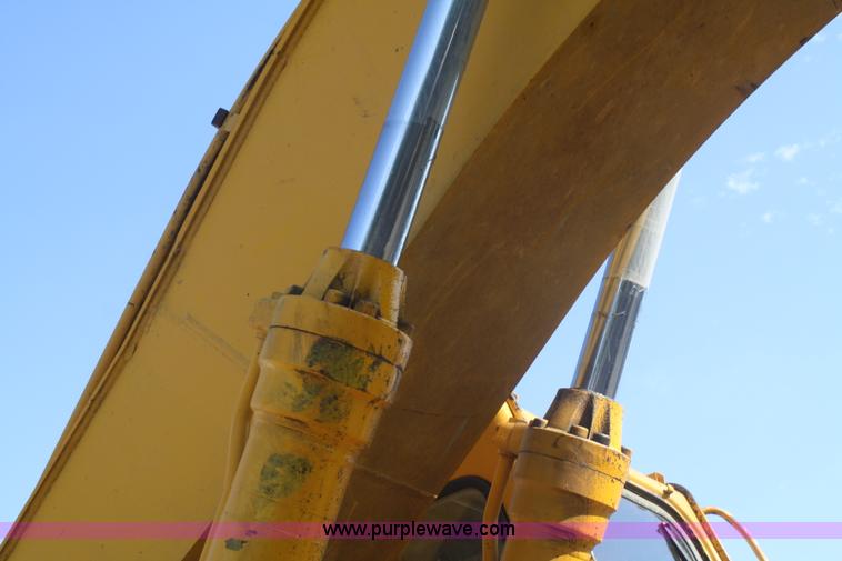 image for item A2254 1987 John Deere 690D-LC excavator