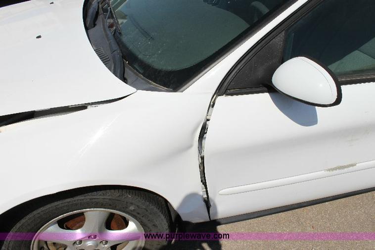 image for item A2584 2002 Ford Taurus SE