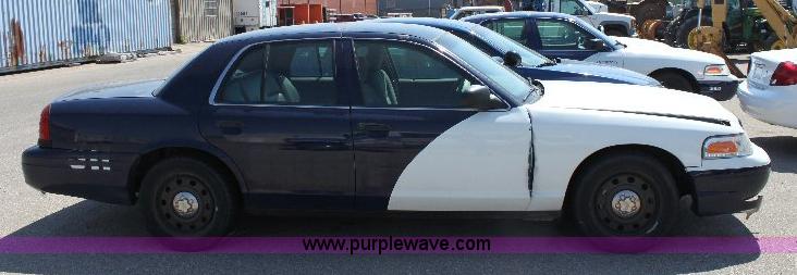 image for item A2585 2006 Ford Crown Victoria Police Interceptor