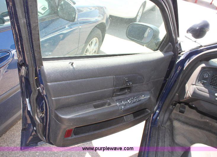image for item A2585 2006 Ford Crown Victoria Police Interceptor