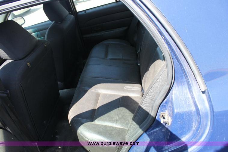 image for item A2585 2006 Ford Crown Victoria Police Interceptor