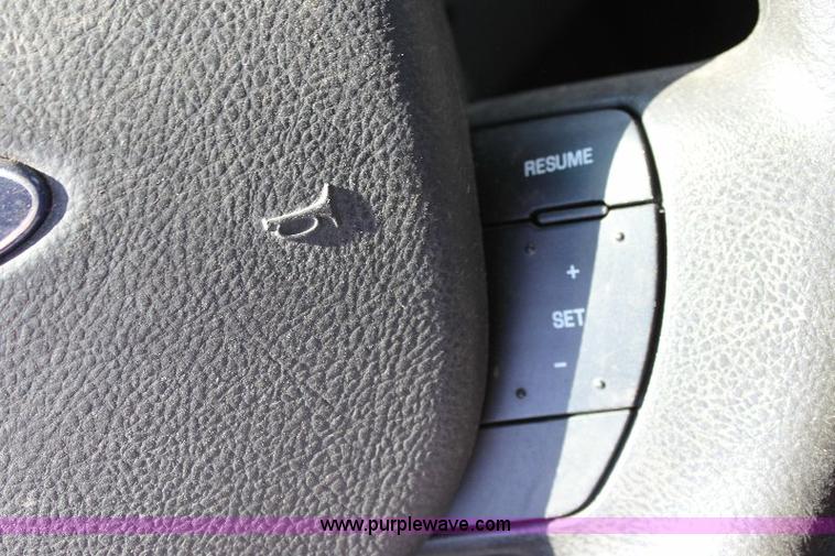 image for item A2585 2006 Ford Crown Victoria Police Interceptor