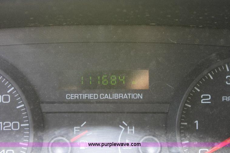 image for item A2585 2006 Ford Crown Victoria Police Interceptor