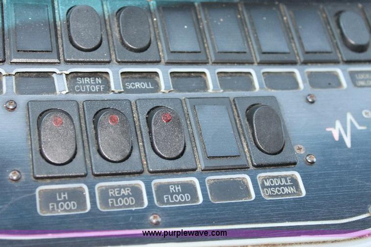 image for item A2590 2006 Ford E350 ambulance